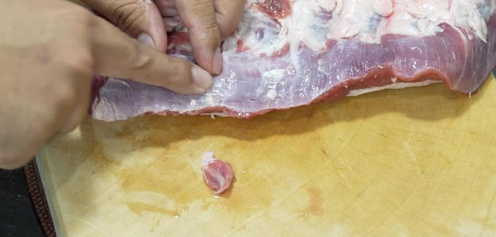 Prepare the bones: Remove excess fat and cartilage. Cut the bones into pieces along the bone grooves.