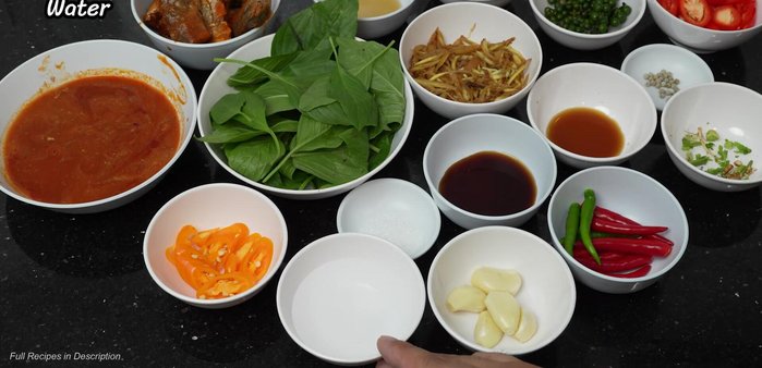 Prepare the ingredients: Separate the fish from the canned water. Save the fish meat.