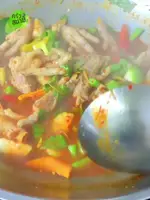 Spicy Jungle Curry Chicken Feet: A Delicious Thai Recipe