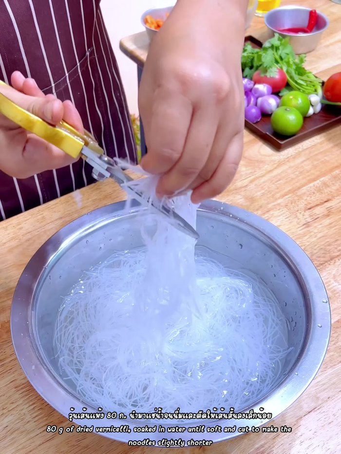 Drain the noodles and set the water aside.