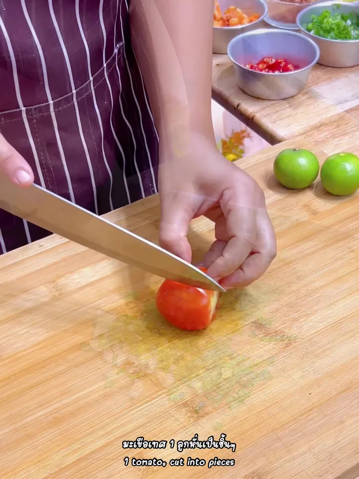 Cut 1 tomato into pieces.