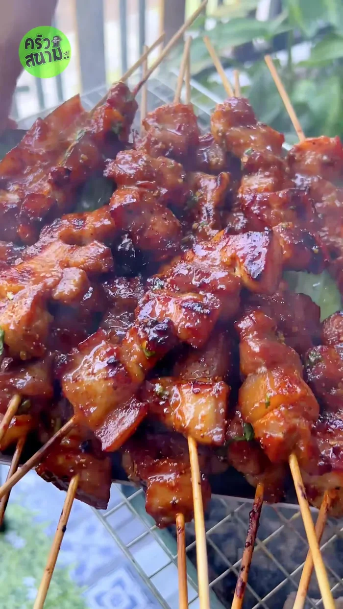 Garnish with parsley and coriander. Serve immediately. [249.439]