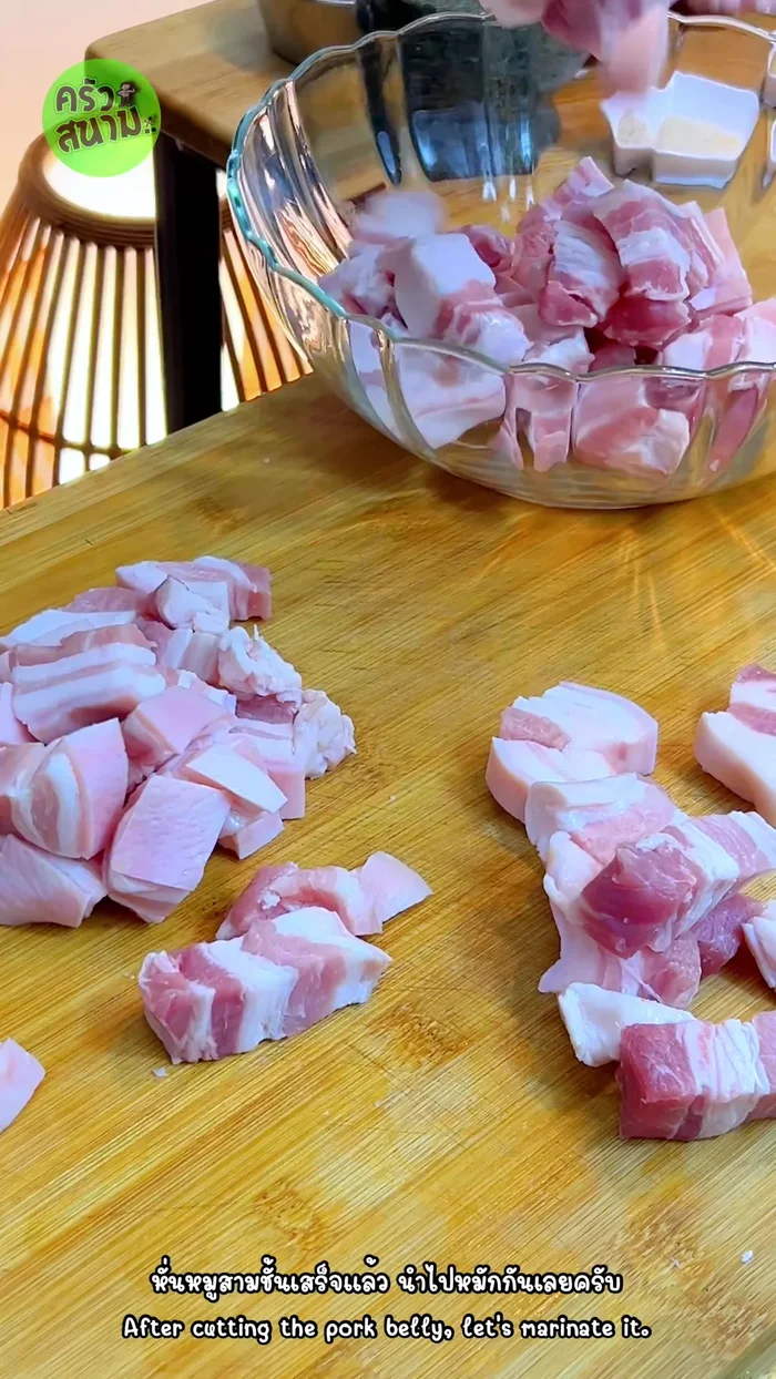 Marinate pork with coriander root, peppercorns, garlic. Pound to a fine powder. [35.8]