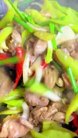Stir-fried Chicken Giblets with Bell Peppers: A Delicious Thai Recipe