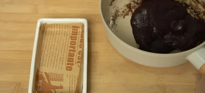 If using a mold, press the cocoa firmly into the mold and let it cool completely in the refrigerator for at least 1-2 hours.
