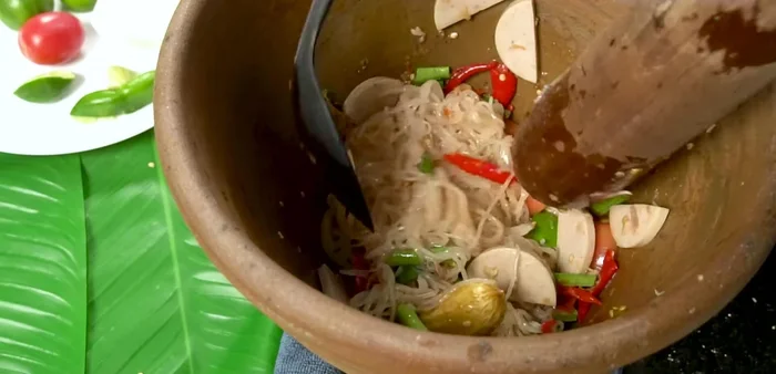 Gently mix everything together. Add coriander for extra aroma.