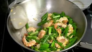Crispy Fragrant Flowers with Shrimp: Easy Stir-Fry Recipe