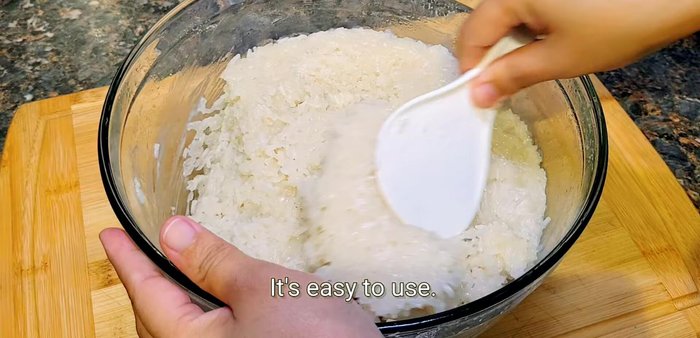 Cover and let the sticky rice rest.