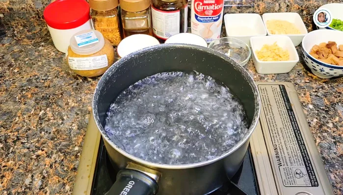 Boil the meatballs until cooked. (90.28)