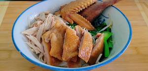 Fragrant Chicken Noodle Soup (25-30 Servings)