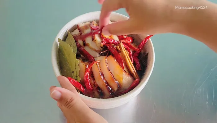 Add sweet dark soy sauce.