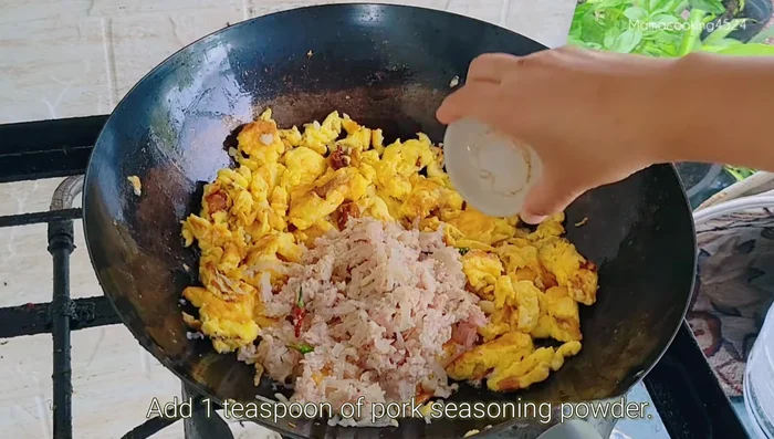Season with 1 teaspoon of seasoning powder, ½ cup light soy sauce, and 1 ½ tablespoons of oyster sauce (adjust to taste).