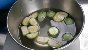 How to Cut Eggplant for Curry: 4 Easy Methods