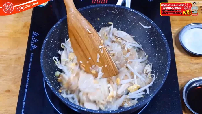 Stir-fry everything together one last time.