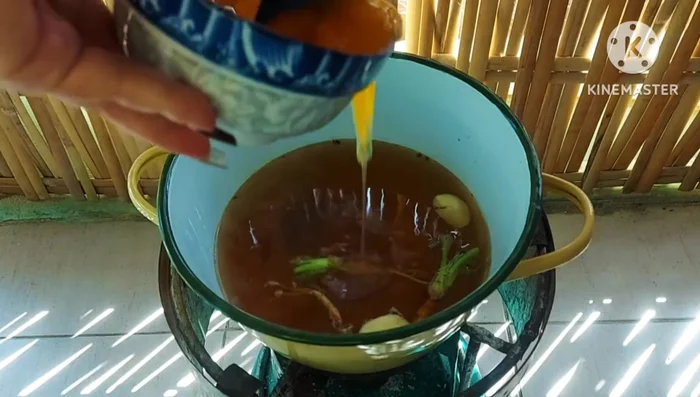 Bring the broth to a boil. Add the eggs and cook until they rise to the surface.