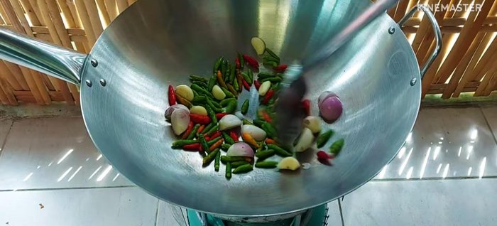 Grill the shrimp paste bundles until slightly burnt for aroma. Grill one side at a time.