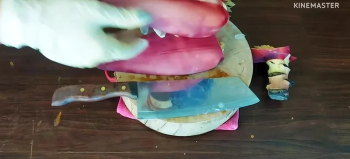 Cut off the top and bottom of the banana blossom. Select only the soft, white parts.