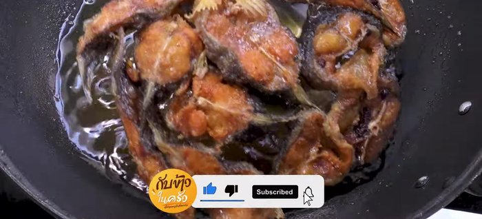 Remove the fried catfish and set aside to cool. Once cool, separate the catfish pieces for easier stir-frying.