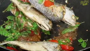 Crispy Fried Mackerel with Holy Basil: A Simple Thai Recipe