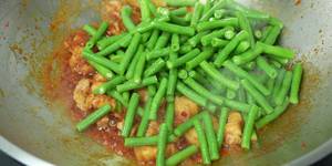 Stir-fried Green Bean Curry Paste with Pork Belly Recipe