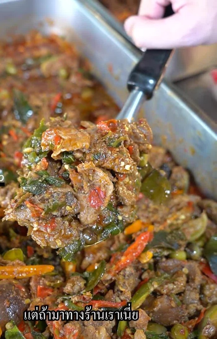 Prepare the ingredients: Cut the meat into bite-sized pieces. Clean and prepare the fish. Chop vegetables.