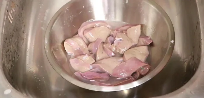 Add the liver and fry until golden brown.