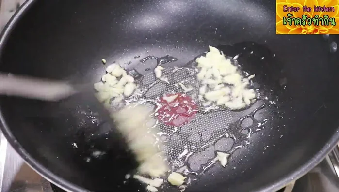 Add vermicelli noodles and stir to combine.