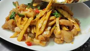 Stir-Fried Chicken Tendons with Basil (Pad Krapow)