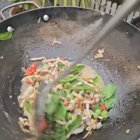 Razor Clam Stir-Fry with Thai Herbs: A Delicious Seafood Recipe