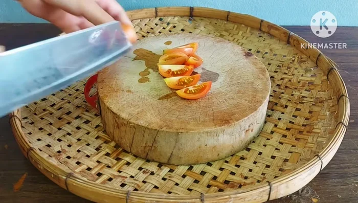 Cut cherry tomatoes into 4 pieces (or smaller if preferred).