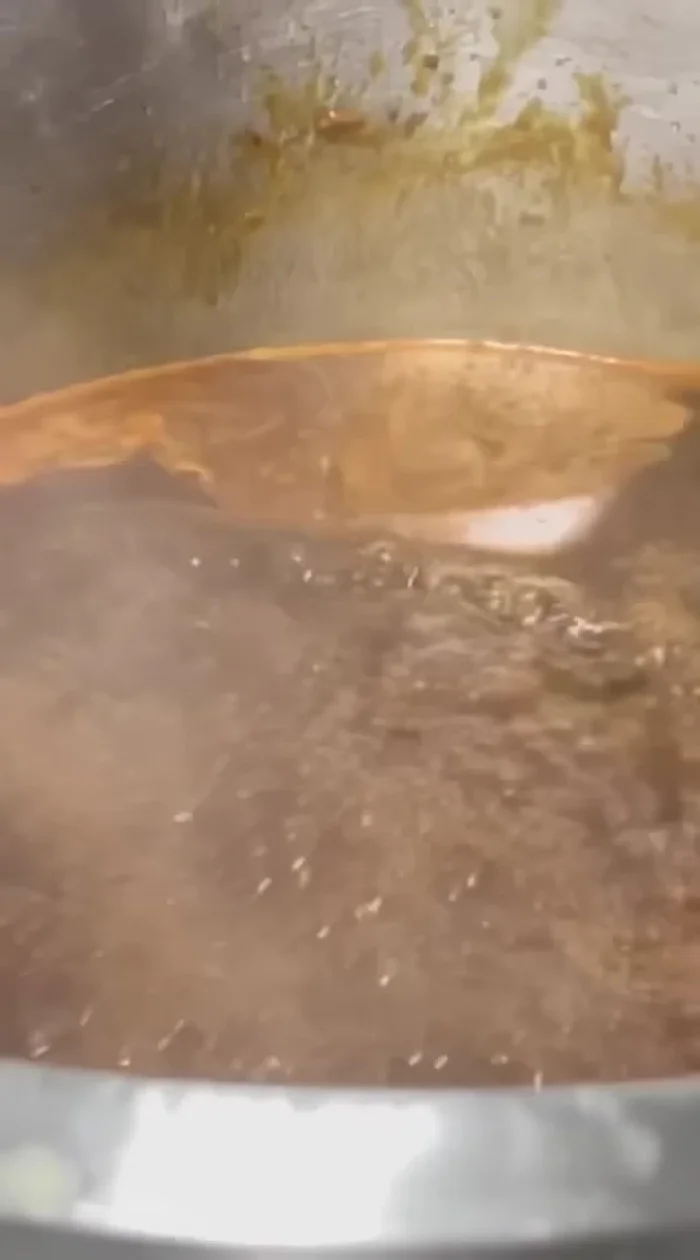 Once it starts to thicken, reduce the flame to low.