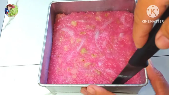 Cut the cooled cake into pieces and serve with the prepared coconut.