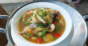 Spicy Catfish & Cha-om Mushroom Curry: A Rice-Loving Thai Delight