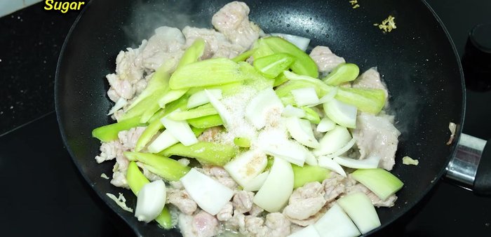 Season with pork seasoning powder, sugar, and oyster sauce.