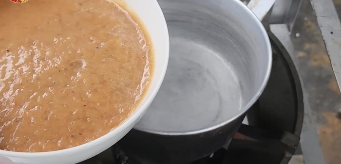 Prepare the Waterfall Sauce: Combine tamarind pulp, sugar, Nua powder, salt, and pickled garlic. Cook until well-combined. Let it cool.