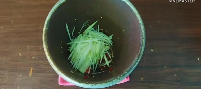 Add papaya and lettuce.
