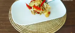 Spicy Papaya Salad with Pickled Mustard Greens (Som Tam)