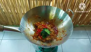 Stir-fried Chicken Curry with Pickled Bamboo Shoots Recipe