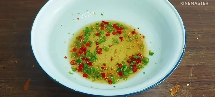 Combine ingredients: Add the crab and green mango to the dressing. Mix well.
