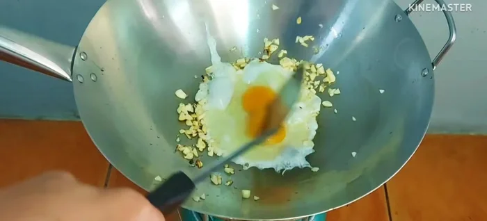 Add eggs and stir-fry.
