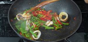 Crispy Stir-Fried Long Beans with Squid & Red Curry Paste