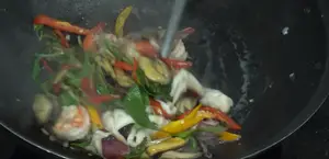 Spicy Thai Drunken Seafood Stir-Fry: Easy Recipe