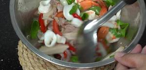 Thai Spicy Seafood Salad (Yam Talay) - No Vermicelli!