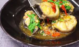 Crispy Catfish Stir-fry with Holy Basil (Pad Kra Pao Pla Duk)