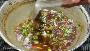 Spicy Chicken Feet Soup: A Simple Thai Recipe