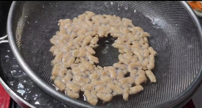 Boil soy protein for 2-3 minutes until cooked. (Alternatively, use tofu).