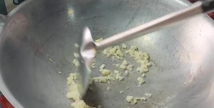 Add shrimp and stir-fry until cooked.