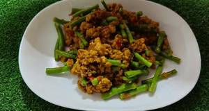 Stir-Fried Minced Pork with Chili and Yardlong Beans - Southern Thai Style