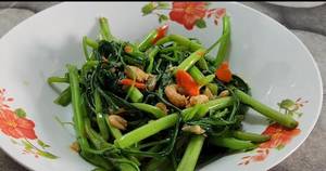 Stir-fried Morning Glory with Dried Shrimp: Easy Thai Recipe