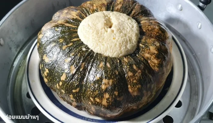 Let the pumpkin custard cool completely.